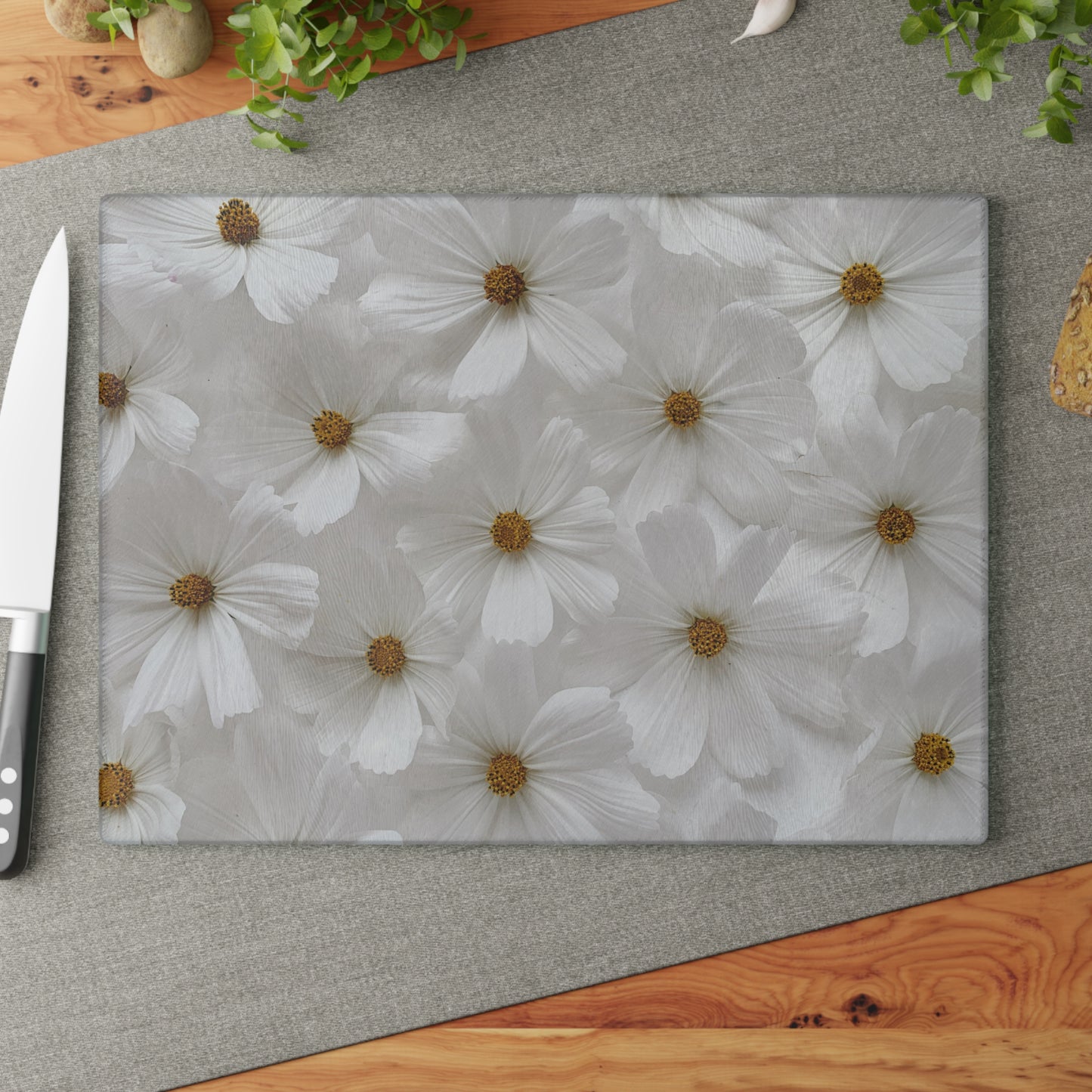 Kitchen Decor Glass Cutting Board Serving Tray with Daisies Design Cutting Board Gift for Home Cook Pressed Flowers Charcuterie Board