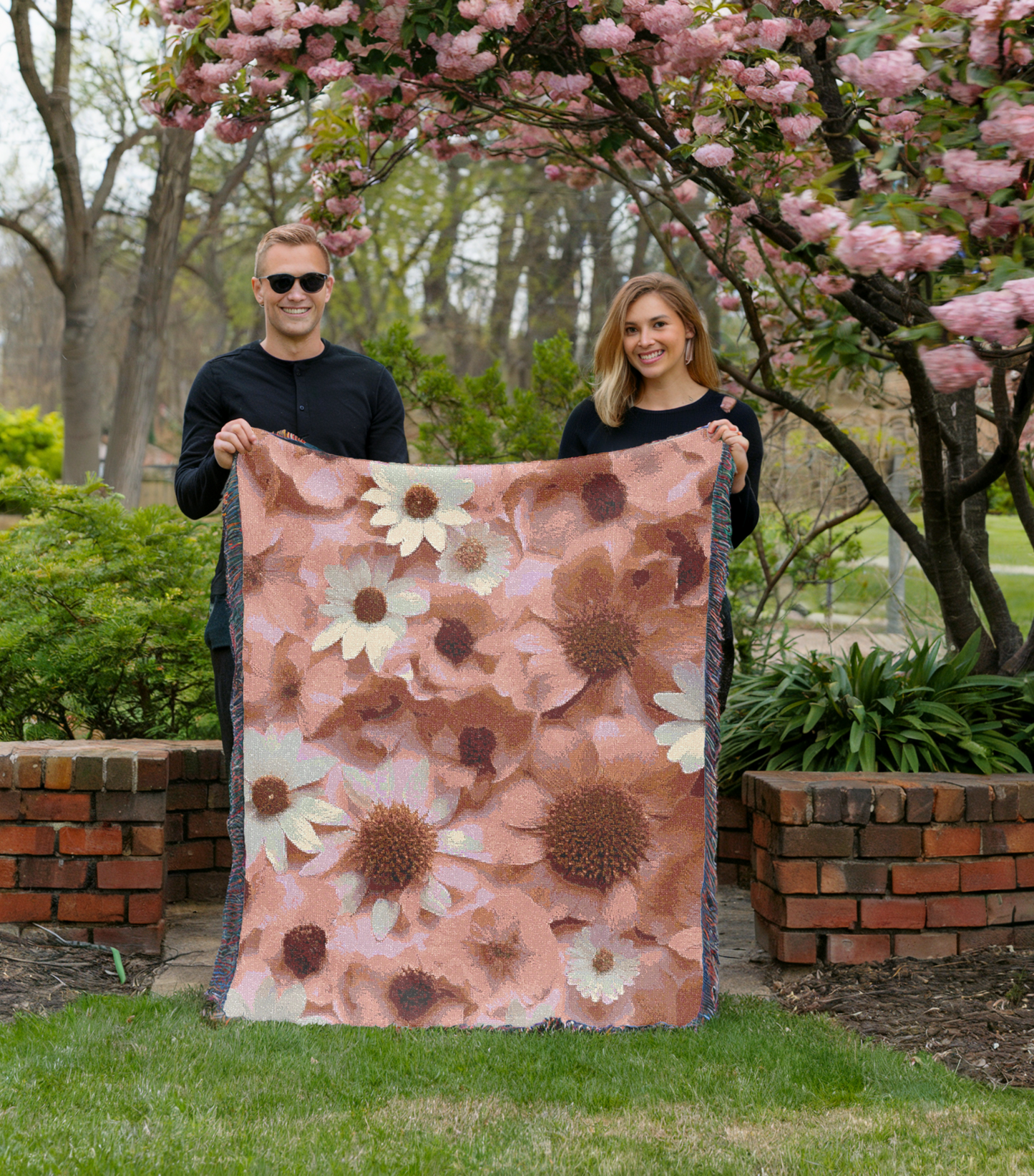 Pink Daisies Cozy Reading Throw for Book Lovers Cotton Woven Fringed Picnic Blanket Wall Art