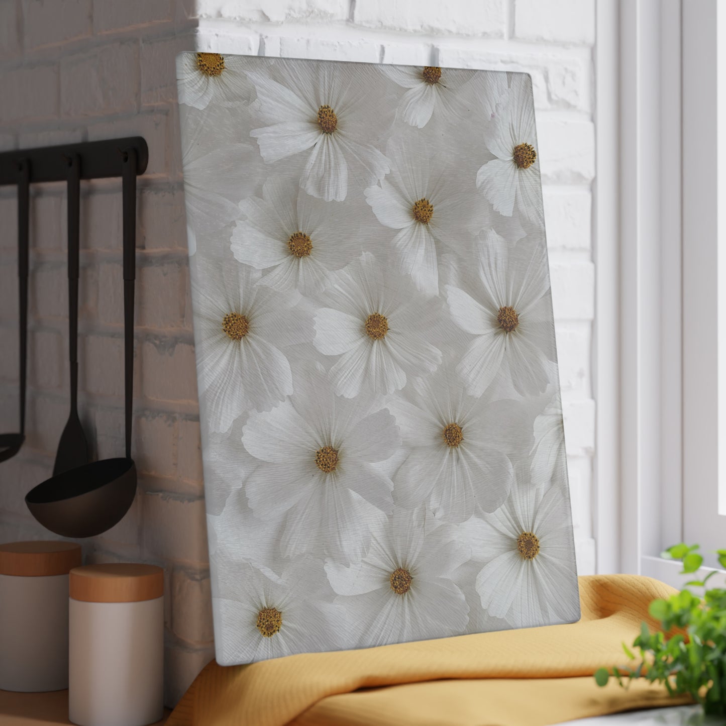 Kitchen Decor Glass Cutting Board Serving Tray with Daisies Design Cutting Board Gift for Home Cook Pressed Flowers Charcuterie Board