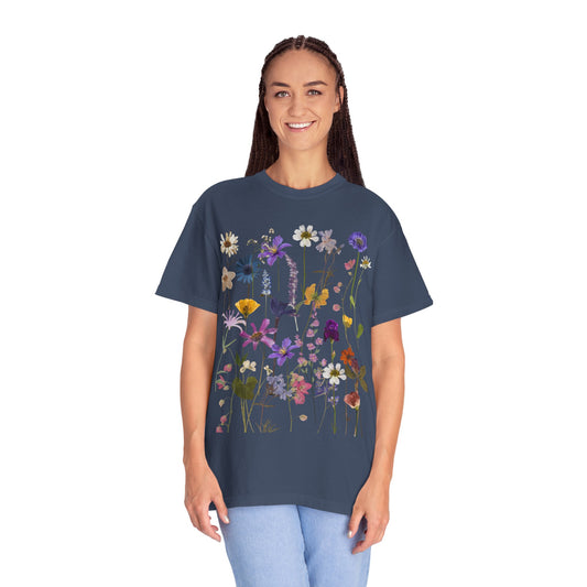 Boho Trendy Pressed Flowers Vintage Botanical Floral Graphic Unisex Comfort Colors Relaxed Fit Garment-Dyed T-shirt